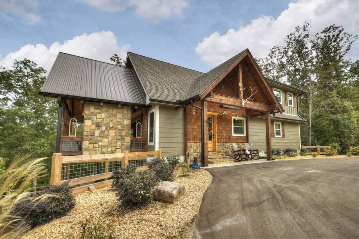 Modern craftsman exterior